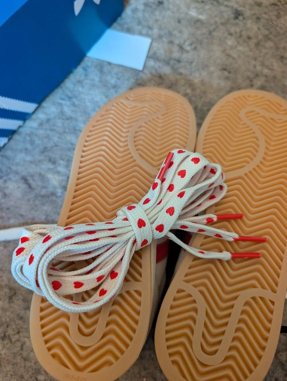 adidas Womens Superstar II White/Red Stripe & Heart Laces New W Tags Size 6